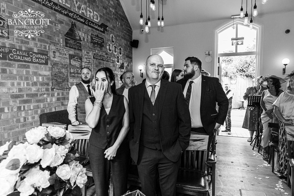 Andrew & Sacha - Irlam Station Black Swan Wedding 00203