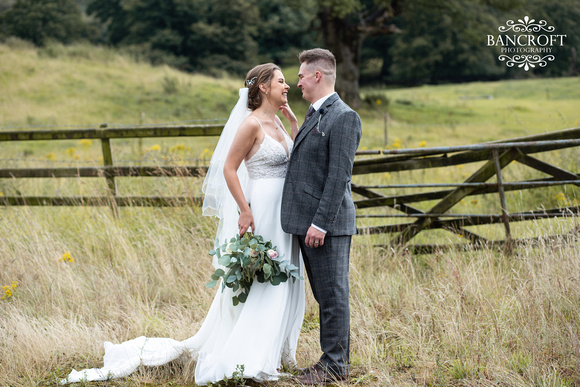 Toby & Holly - Slaters Country Inn  00436