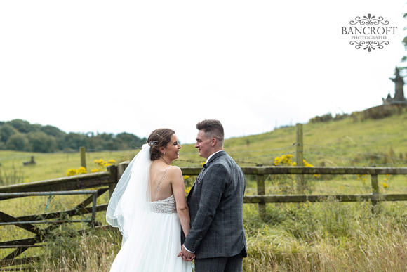 Toby & Holly - Slaters Country Inn  00463