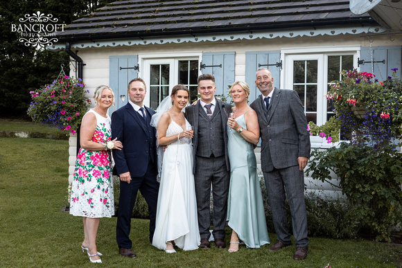 Toby & Holly - Slaters Country Inn  00914