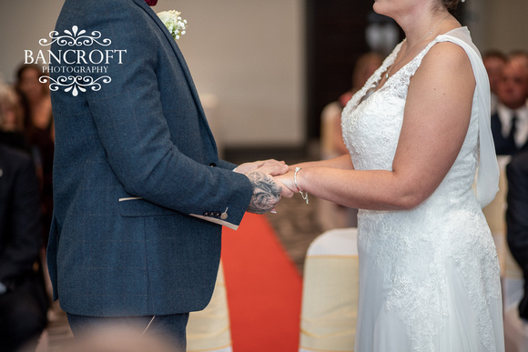 Kyle_&_Hollie_Village_Hotel_Wedding 00277