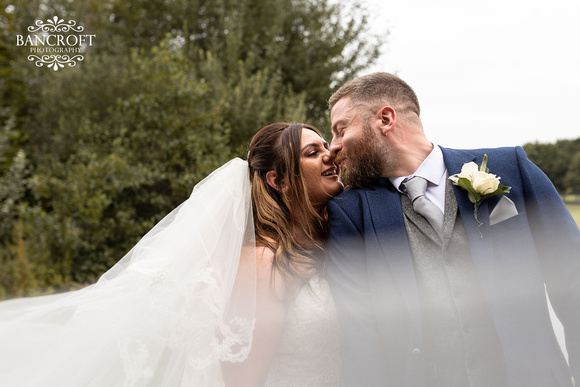 Andy & Sophie - Formby Hall 00438