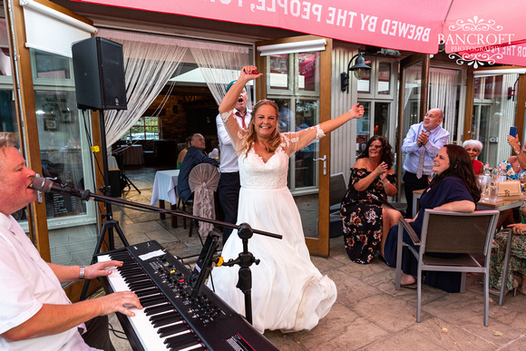 Andrew & Sacha - Irlam Station Black Swan Wedding 01079